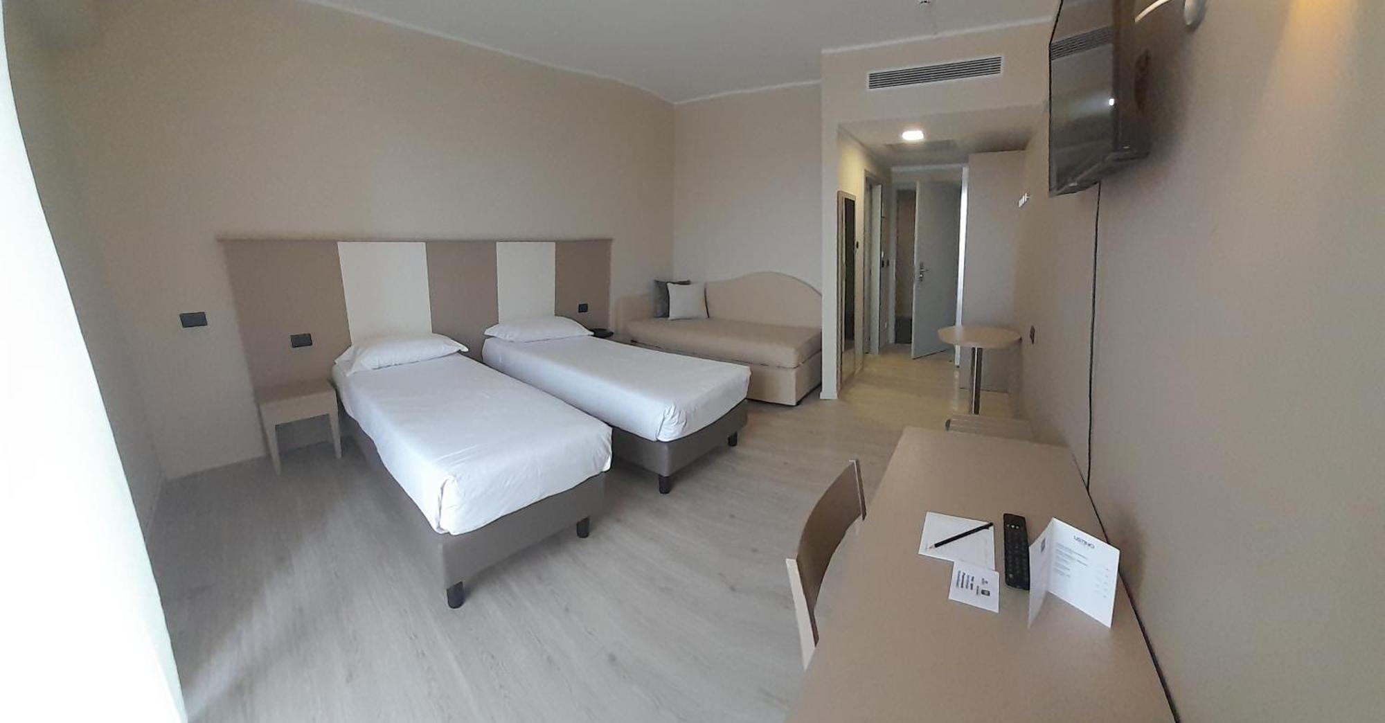 Jr Hotels Gate 7 Bologna Calderara di Reno Exterior photo