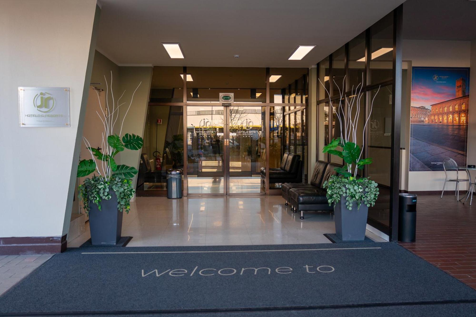 Jr Hotels Gate 7 Bologna Calderara di Reno Exterior photo